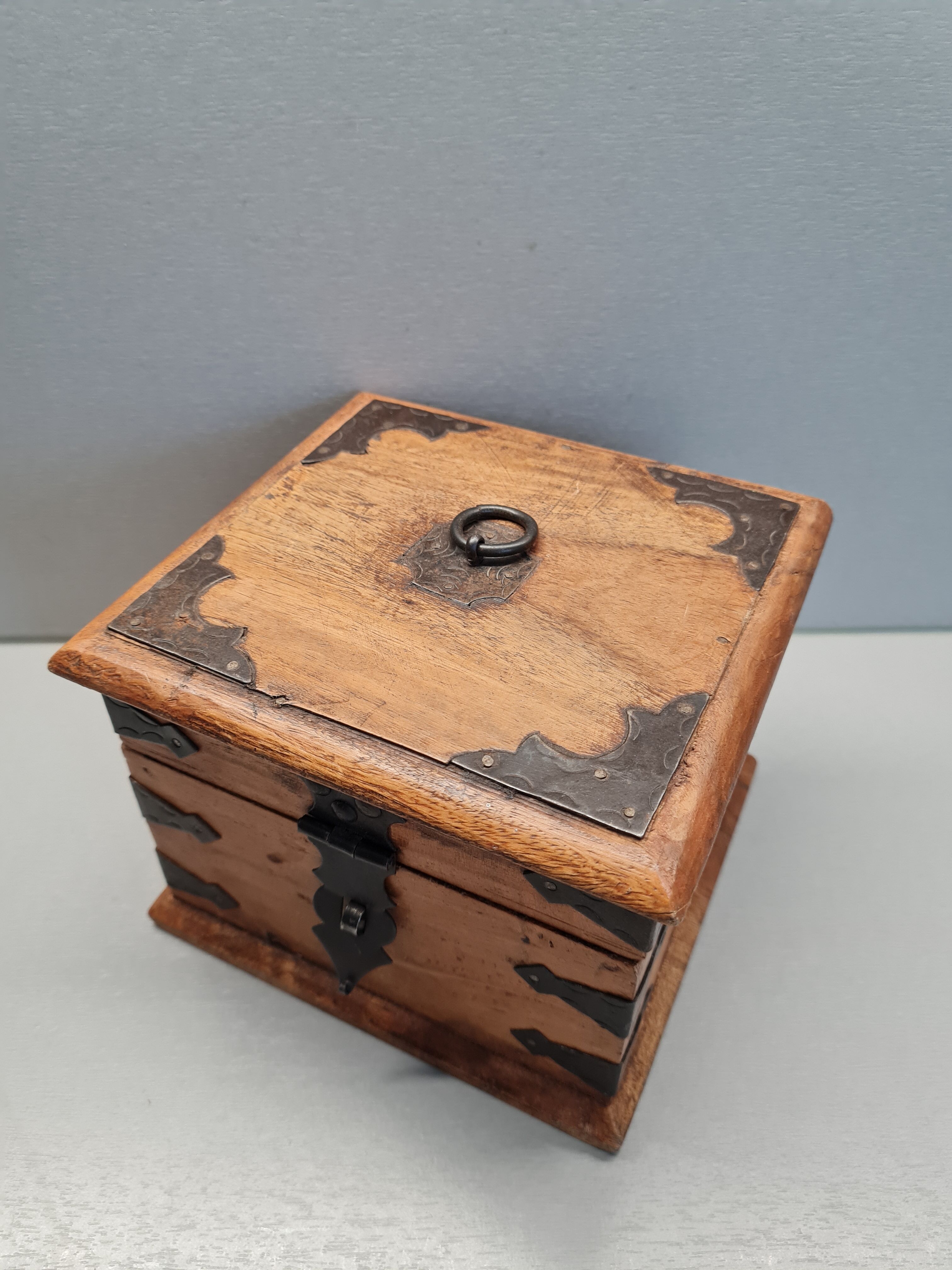 Boite à bijoux en bois