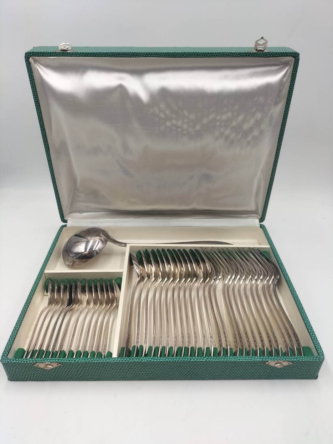 Ménagère métal argenté art deco
