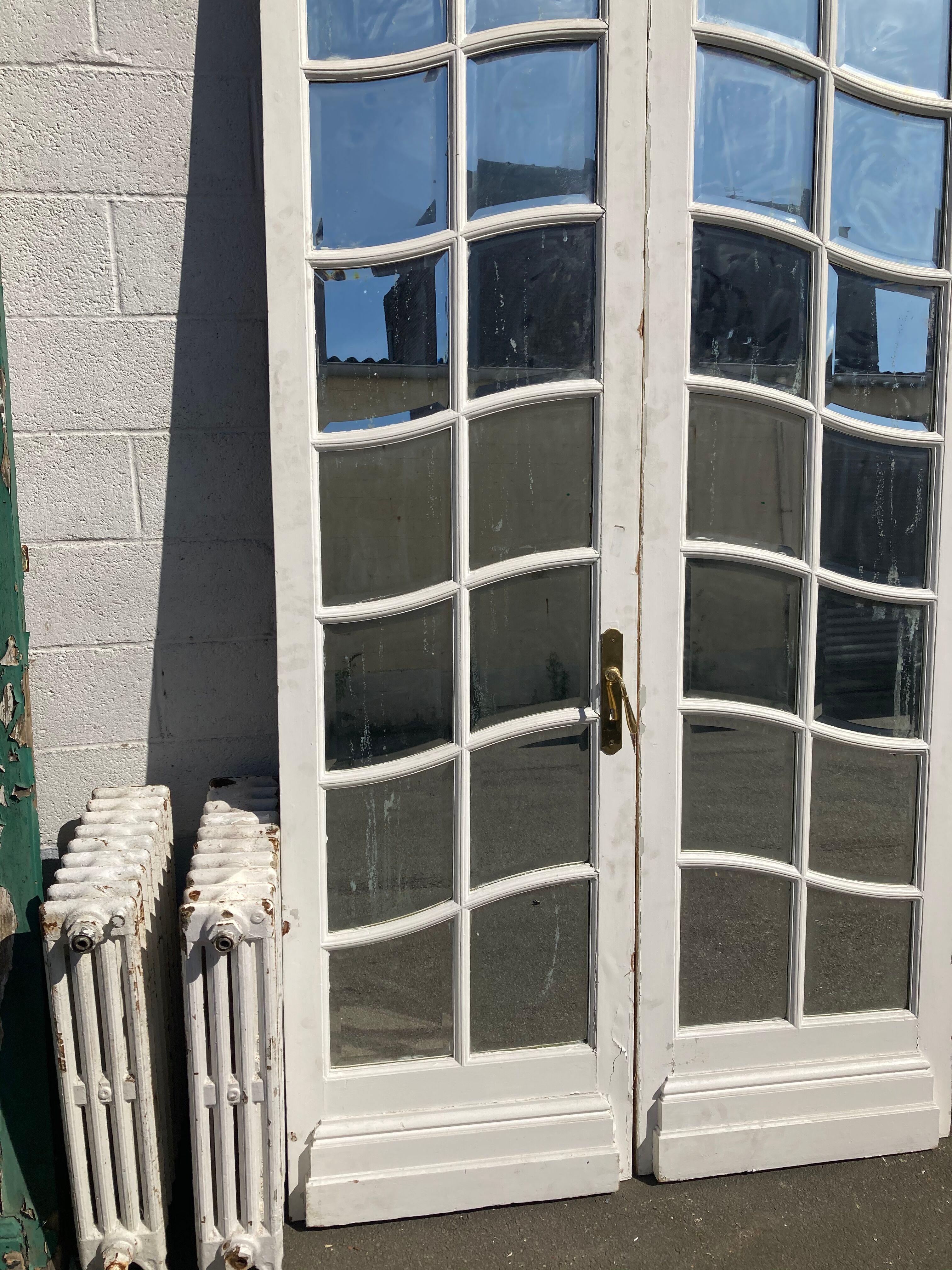 Former double bevelled mirror door