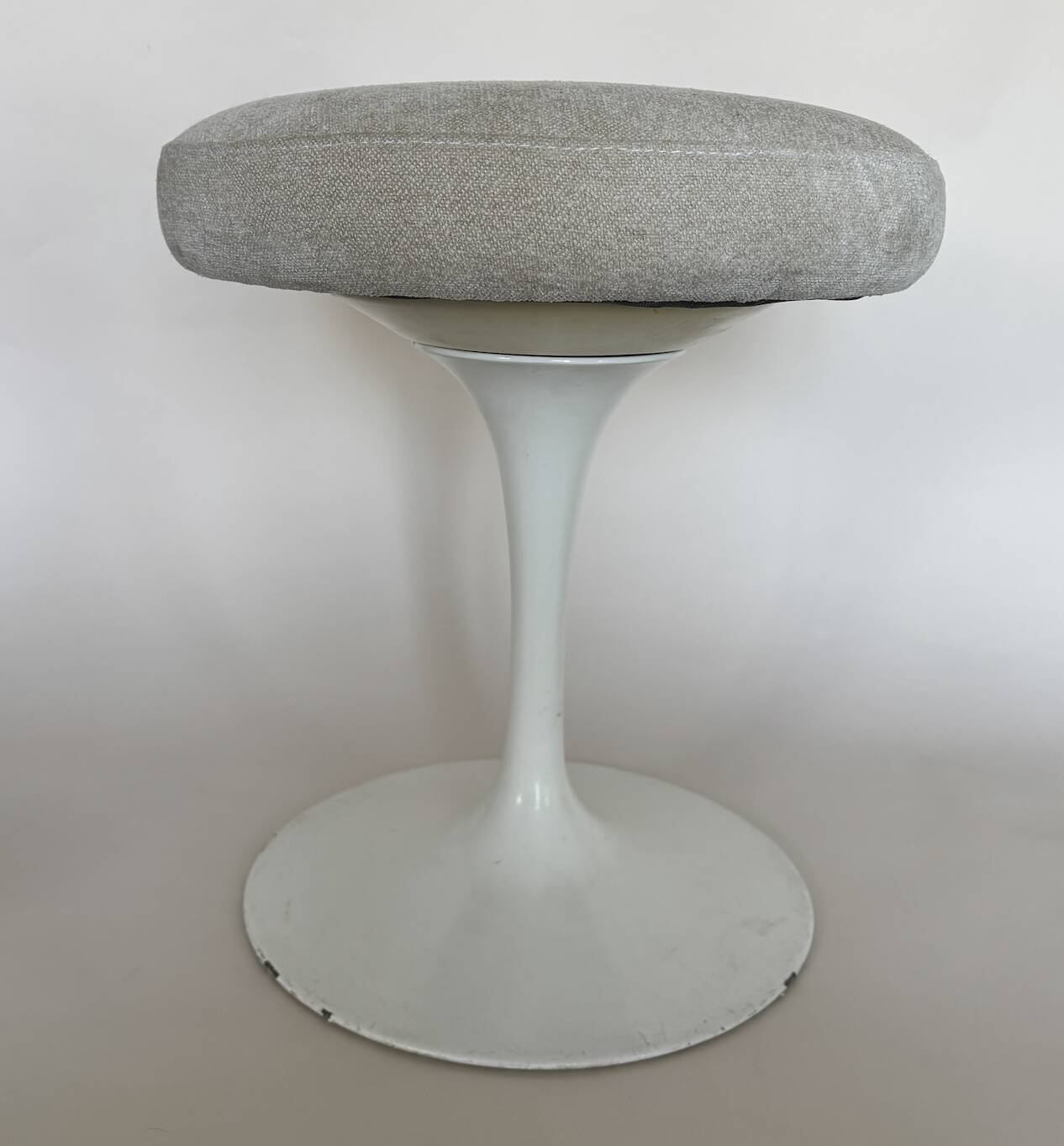 Tulip stool by Eero Saarinen for Knoll