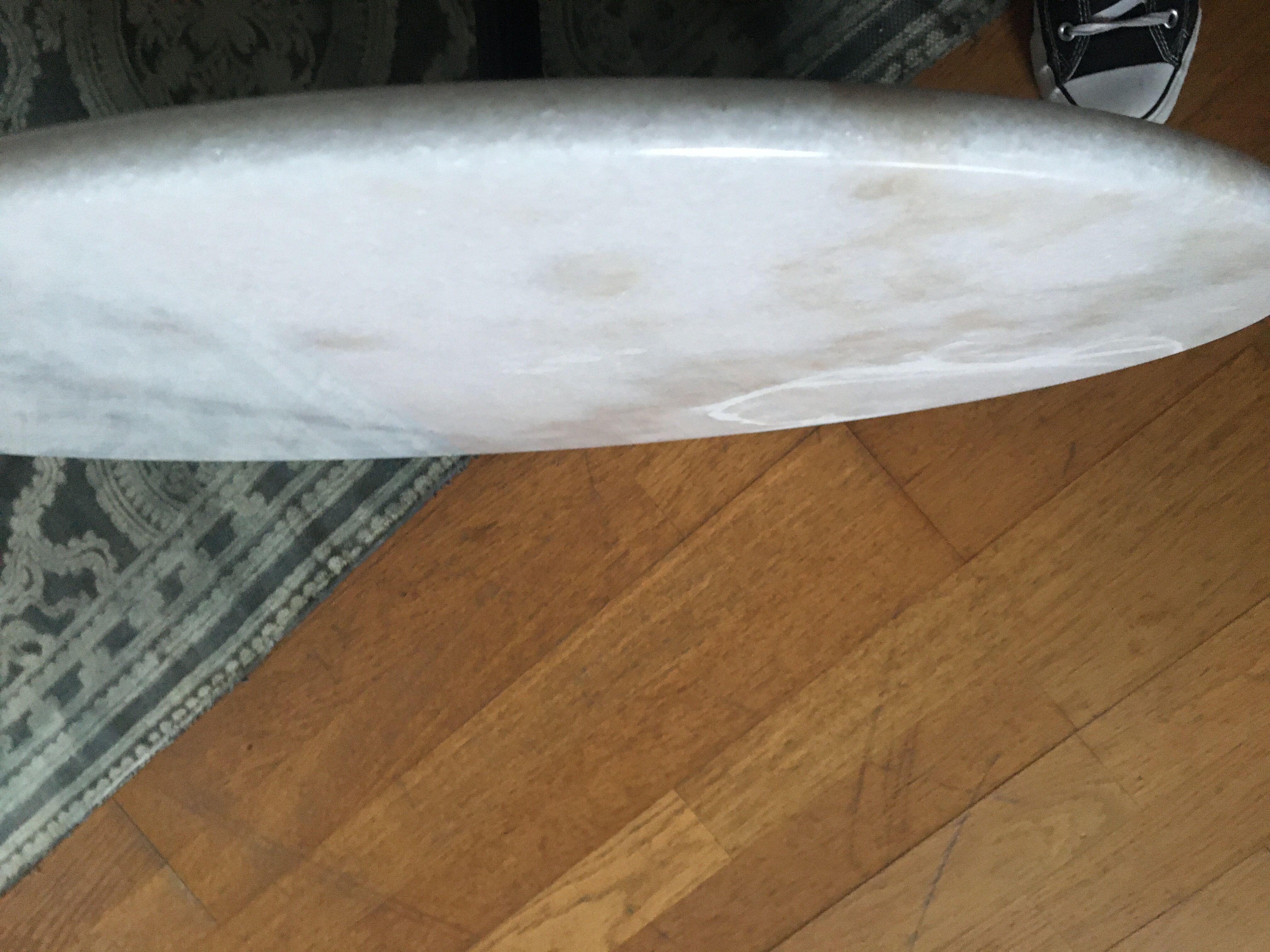 Bistro table in white marble and cast iron