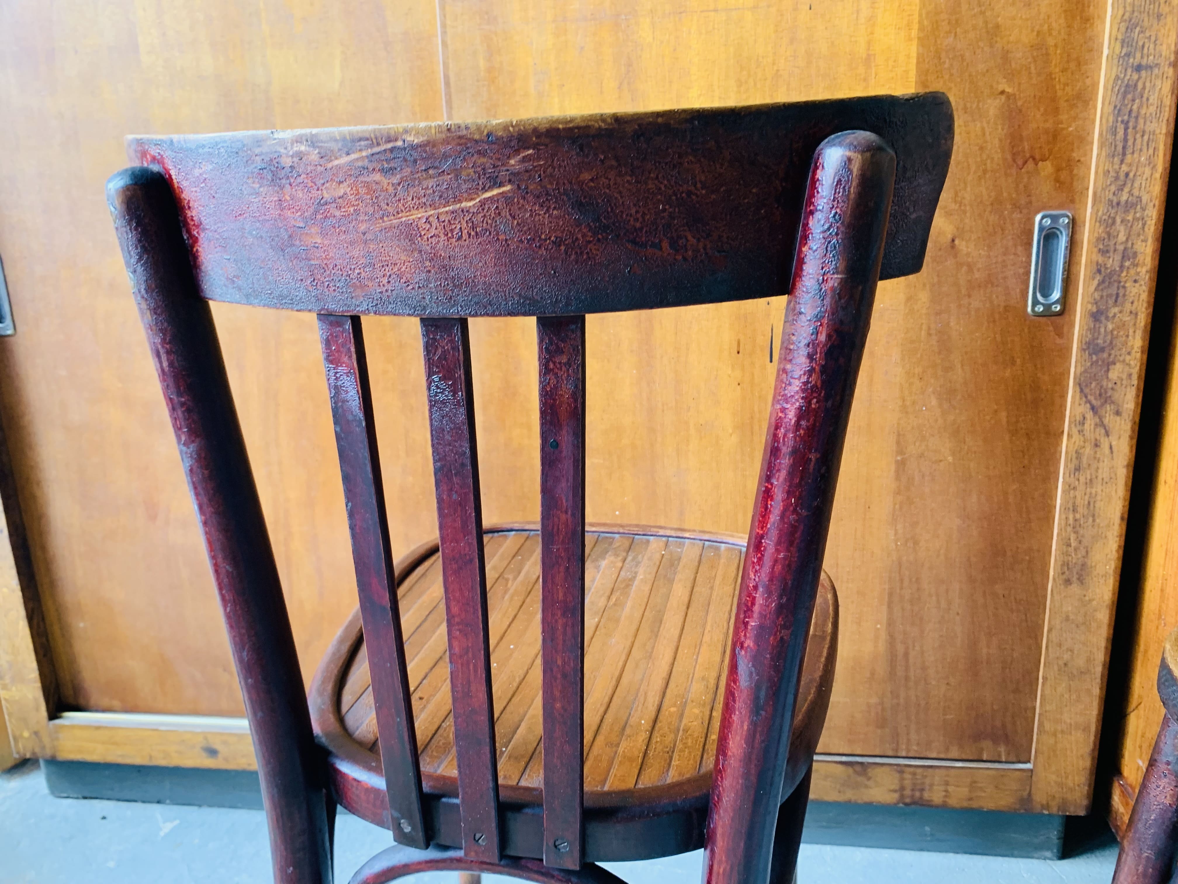4 chaises dépareillées