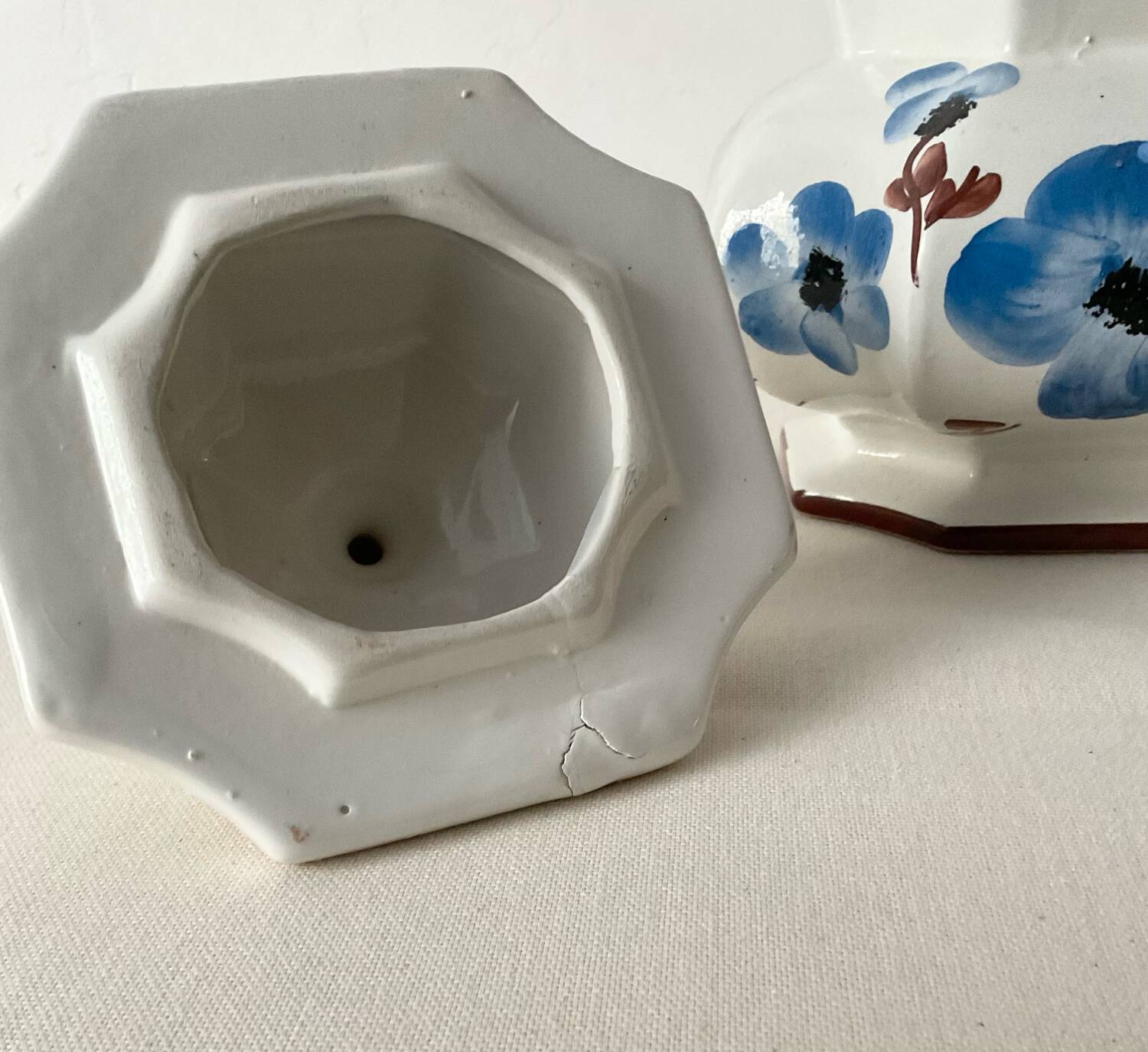 Antique sugar bowl in hand-painted earthenware – Blue floral decoration – Shape