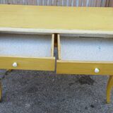 Very pretty table with 2 large drawers