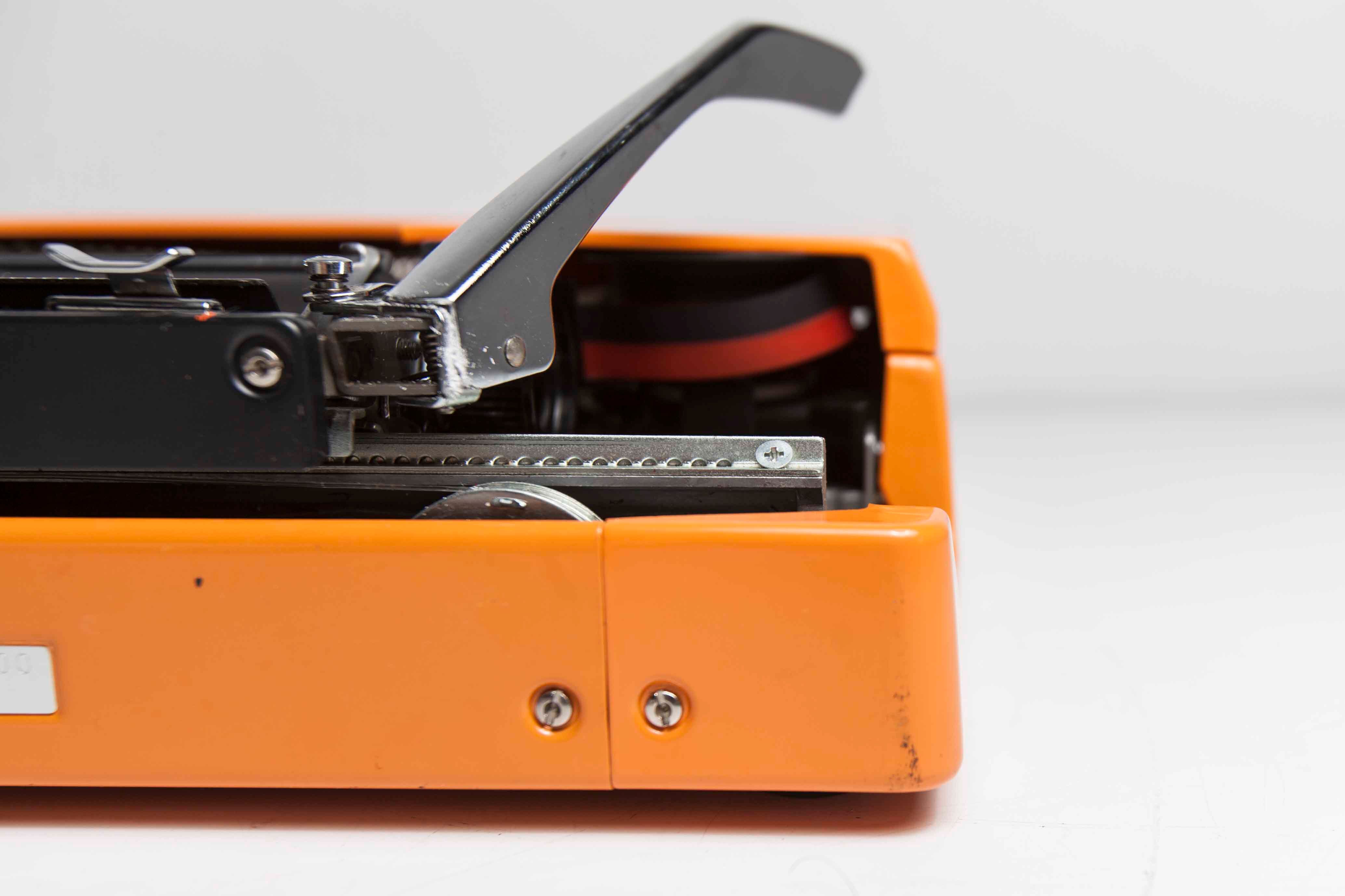 Silver Reed Sr 180 revised Luxury Typewriter and New Ribbon