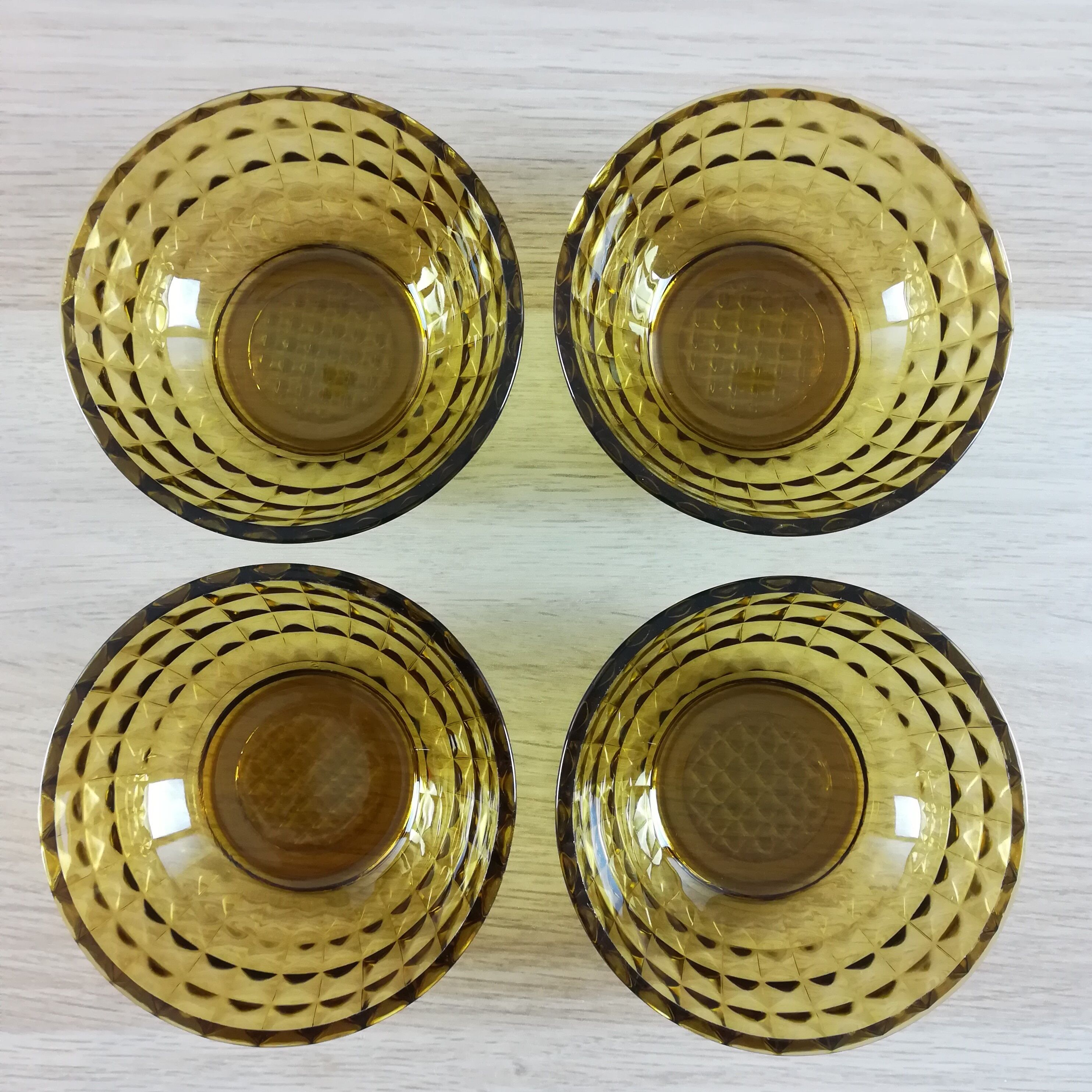 4 amber cups