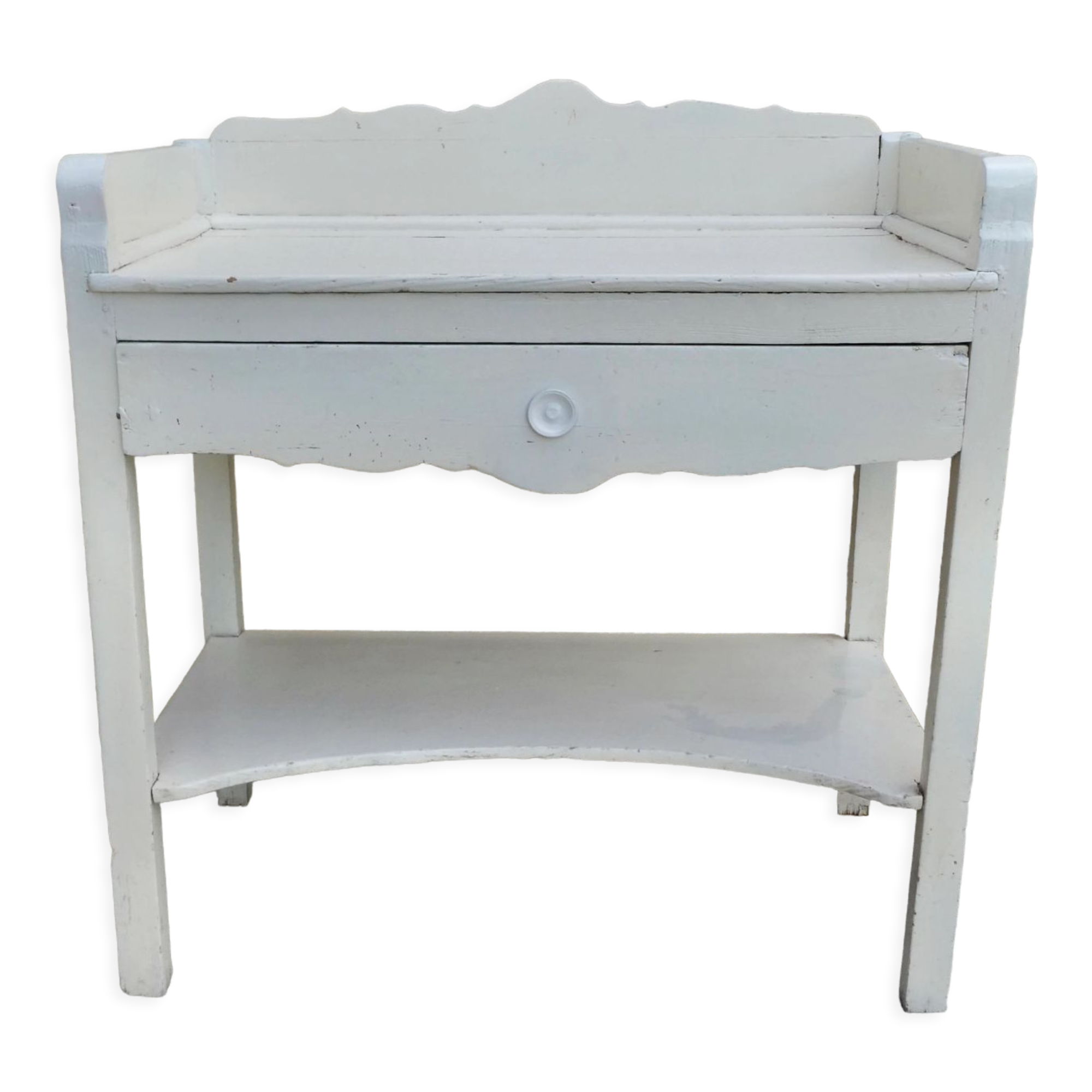 Bathroom furniture in white patina wood