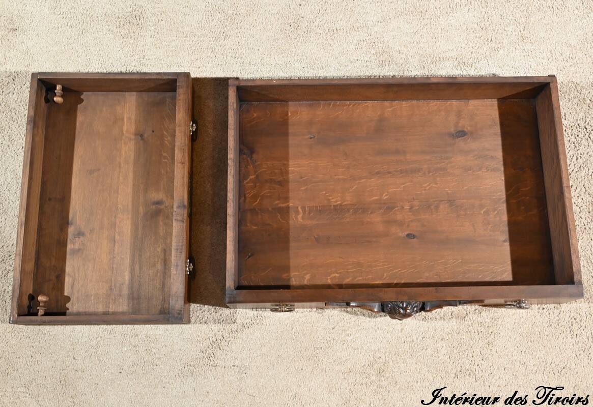 Petit Buffet Deux Corps en Noyer Massif, style Renaissance – Milieu XIXe