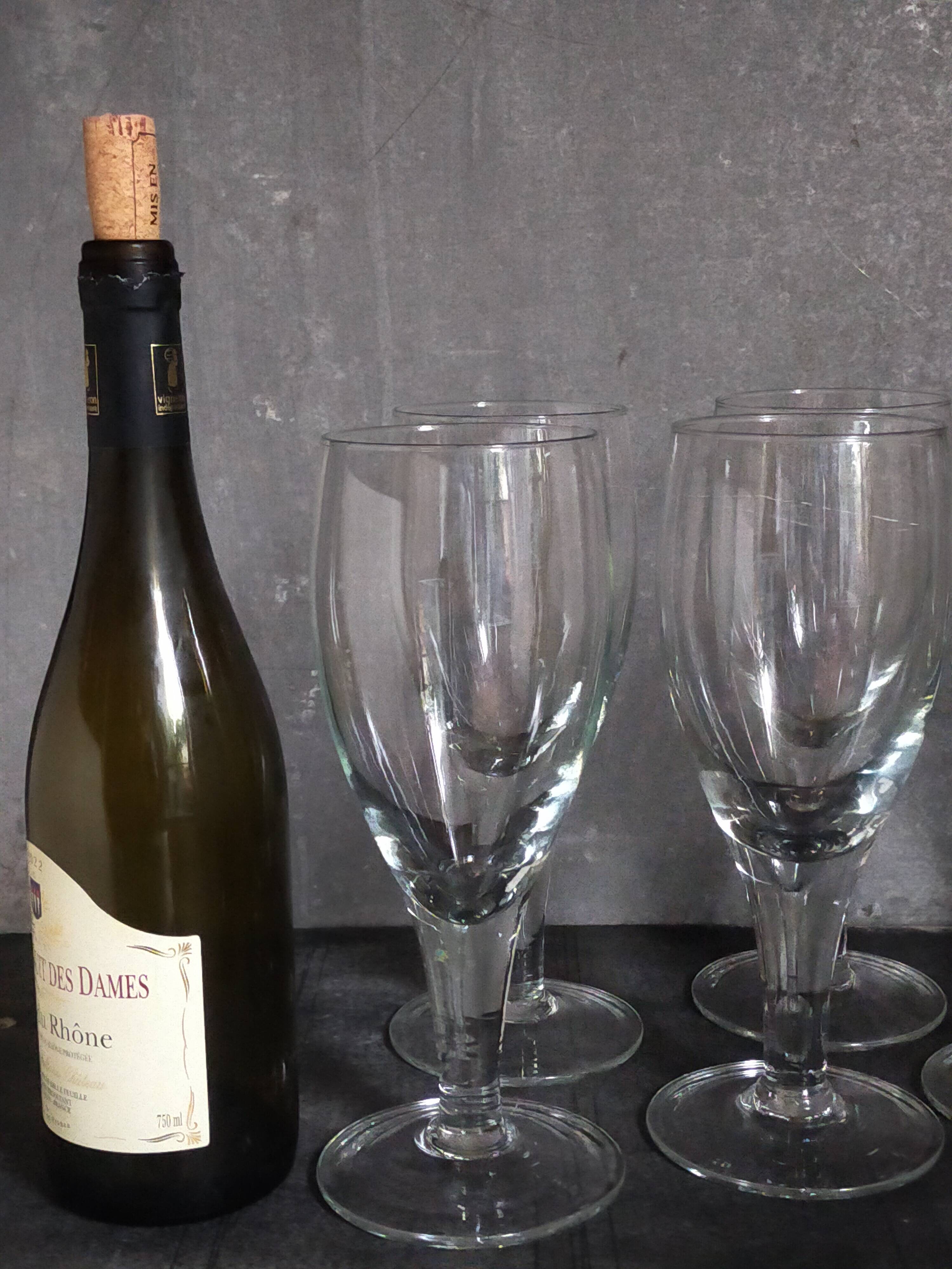 Six XXL blown glass stemmed glasses