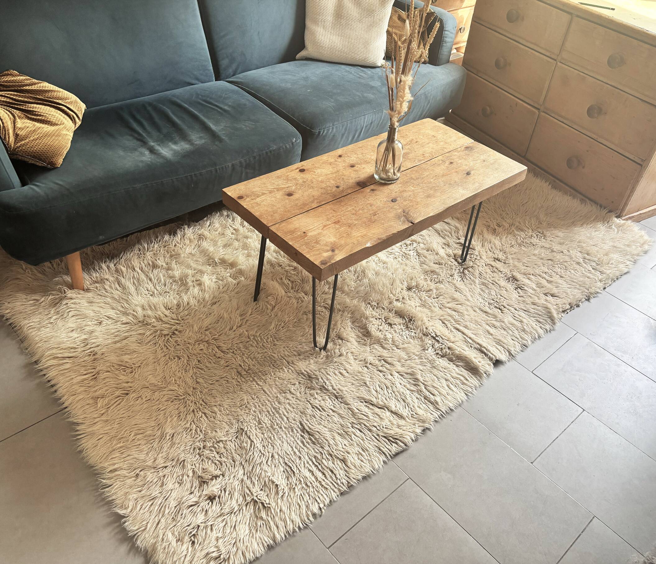 Large vintage carpet 100% pure wool Flokati with long pile from the 60s-70s.