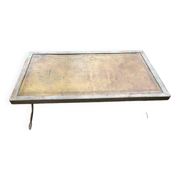 Table basse industrielle en fer forgé argenté et cuir année 70
