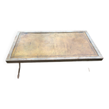 Table basse industrielle en fer forgé argenté et cuir année 70