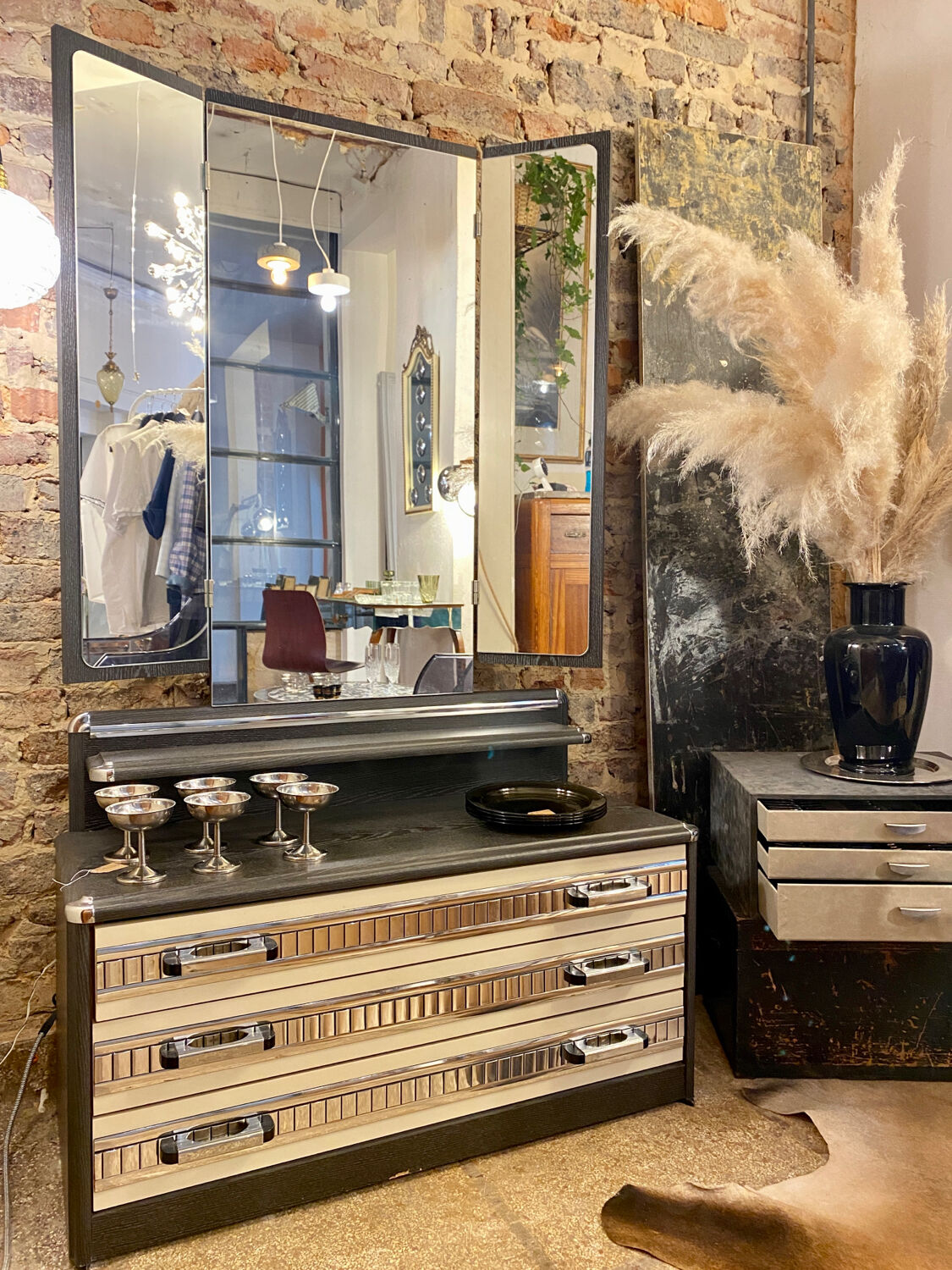 Coiffeuse années 70