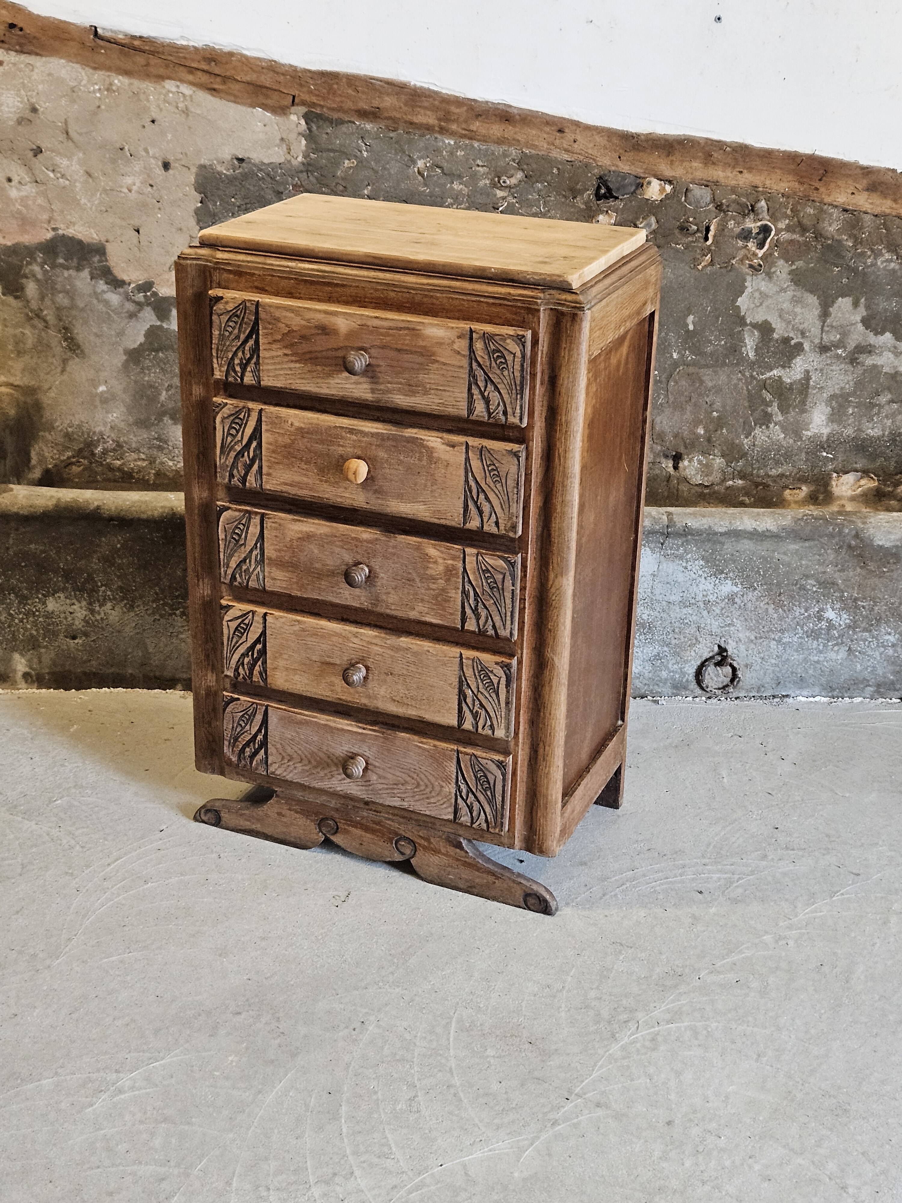 Art Deco wooden chest of drawers with 5 drawers