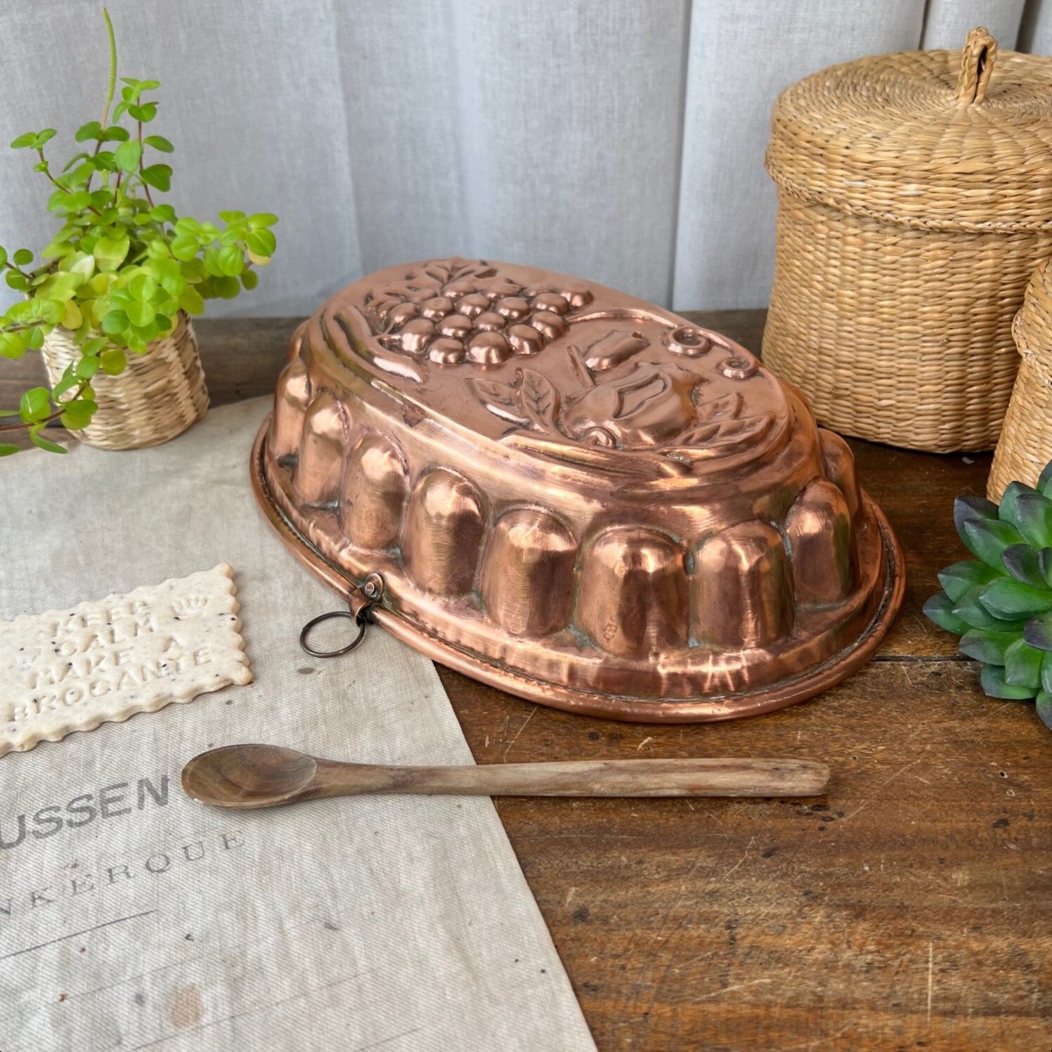 Oval copper cake mold