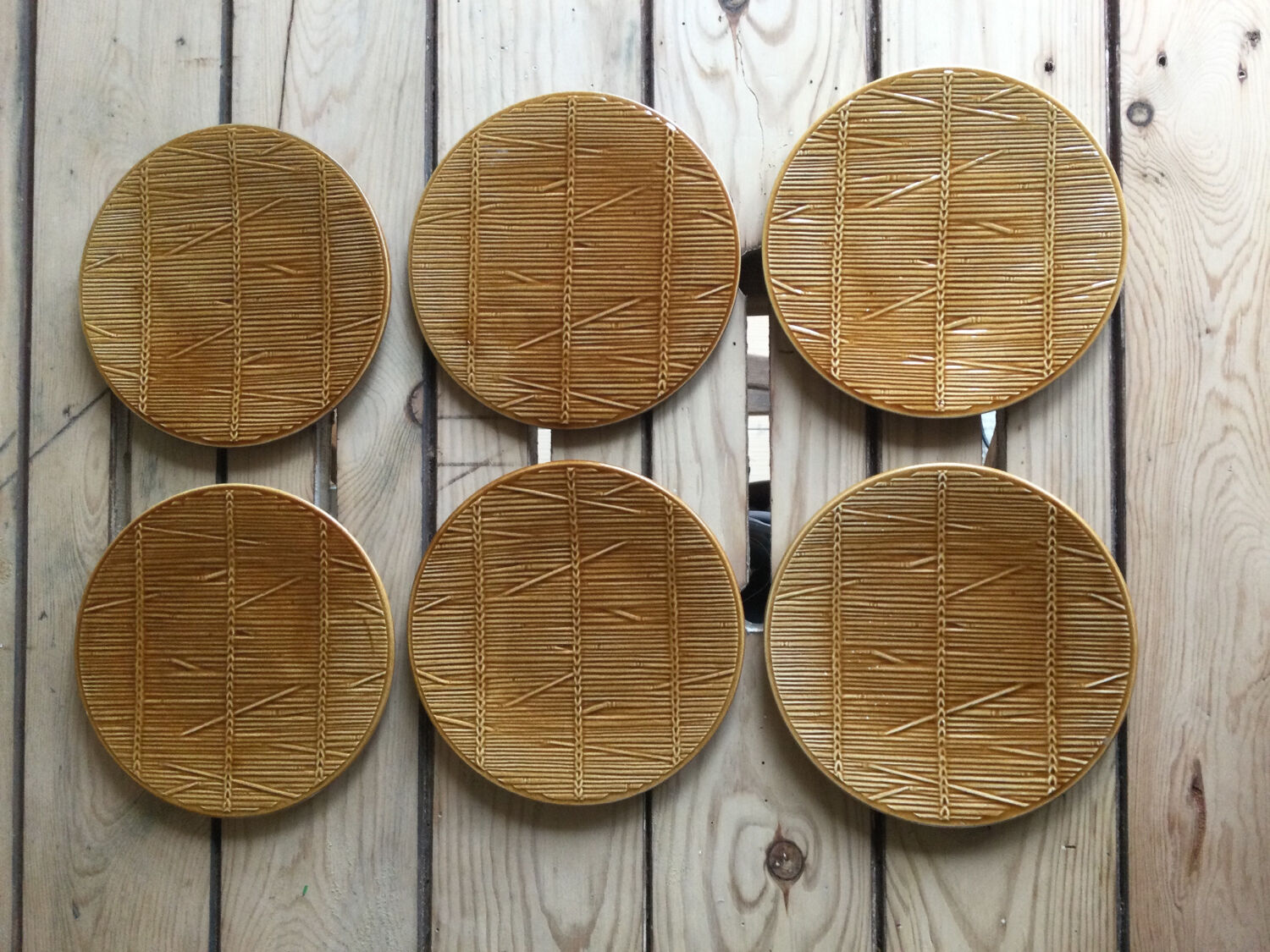 6 dessert plates or Gien cheese straw pattern