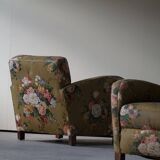 Modern Danish pair of curved lounge chairs, original fabric, Fritz Hansen, 1940.