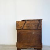 Table de chevet unique en noyer de style Art déco italien, années 1930.