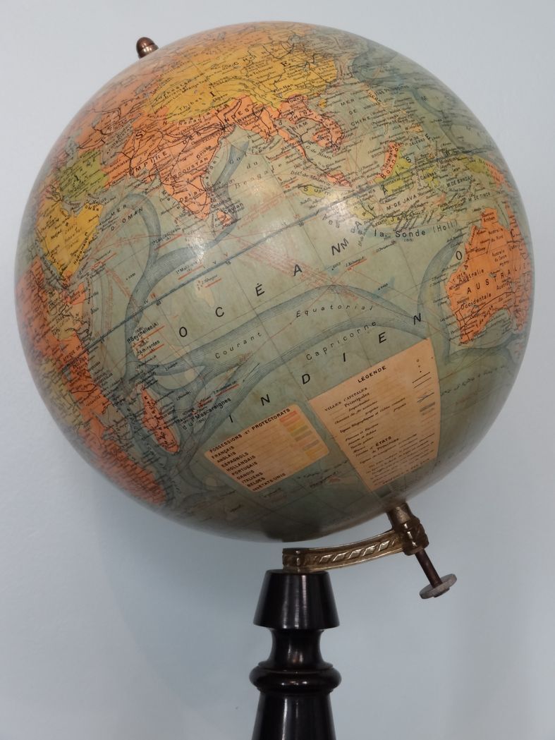 Globe terrestrial Forest late nineteenth / early twentieth wood base turned