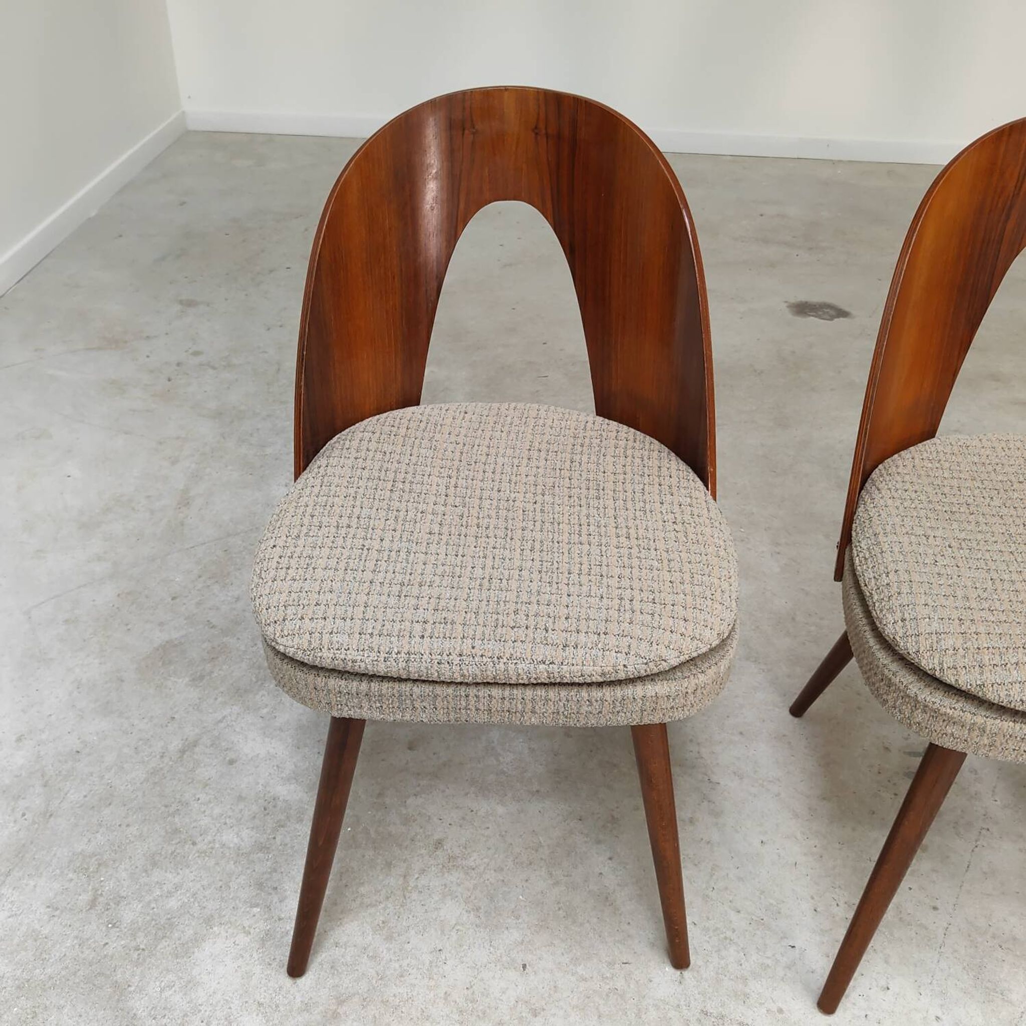 Set of 4 chairs by Antonin Suman for Tatra Nabytok 1960