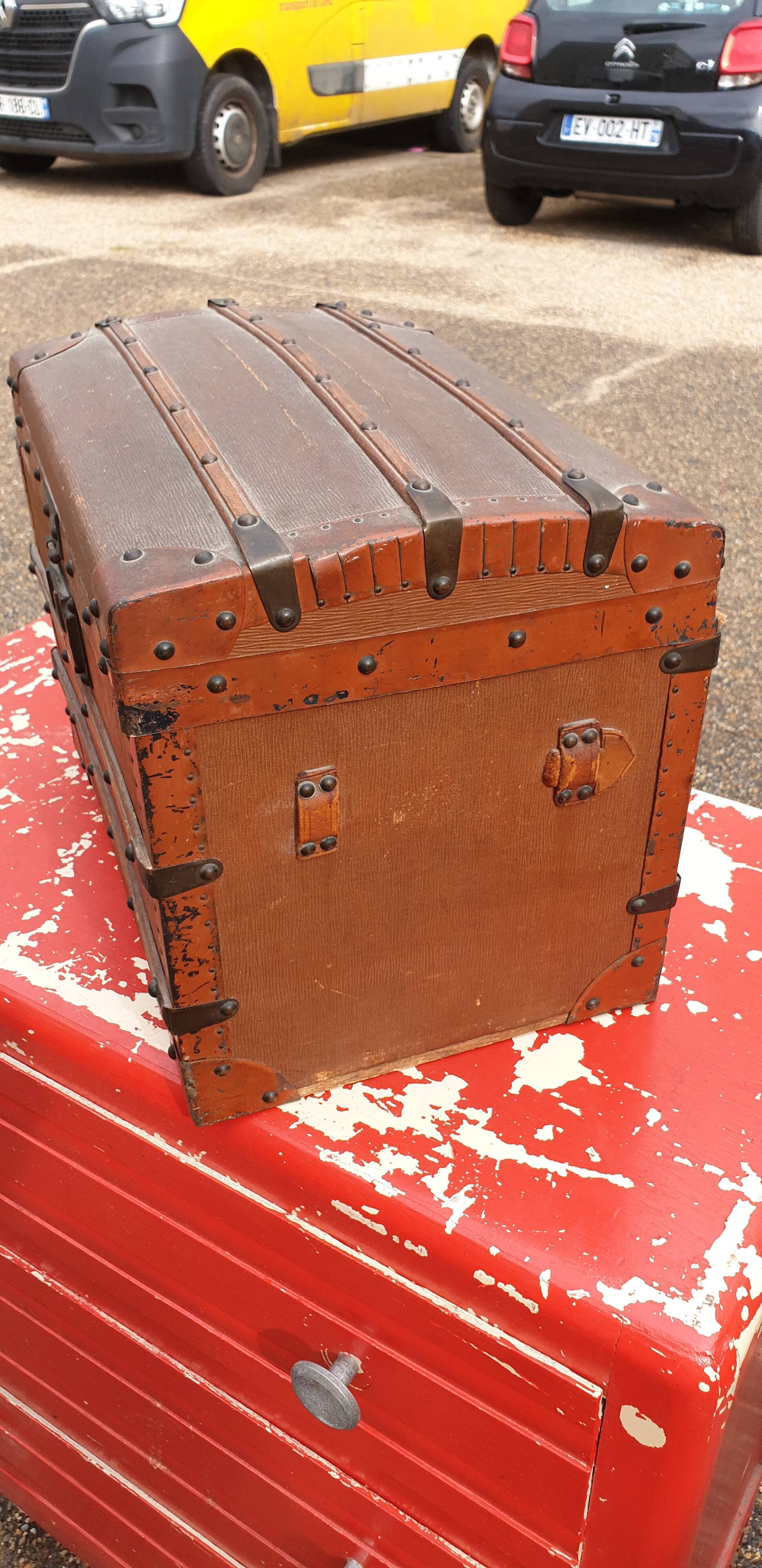 Domed doll trunk early 20th century
