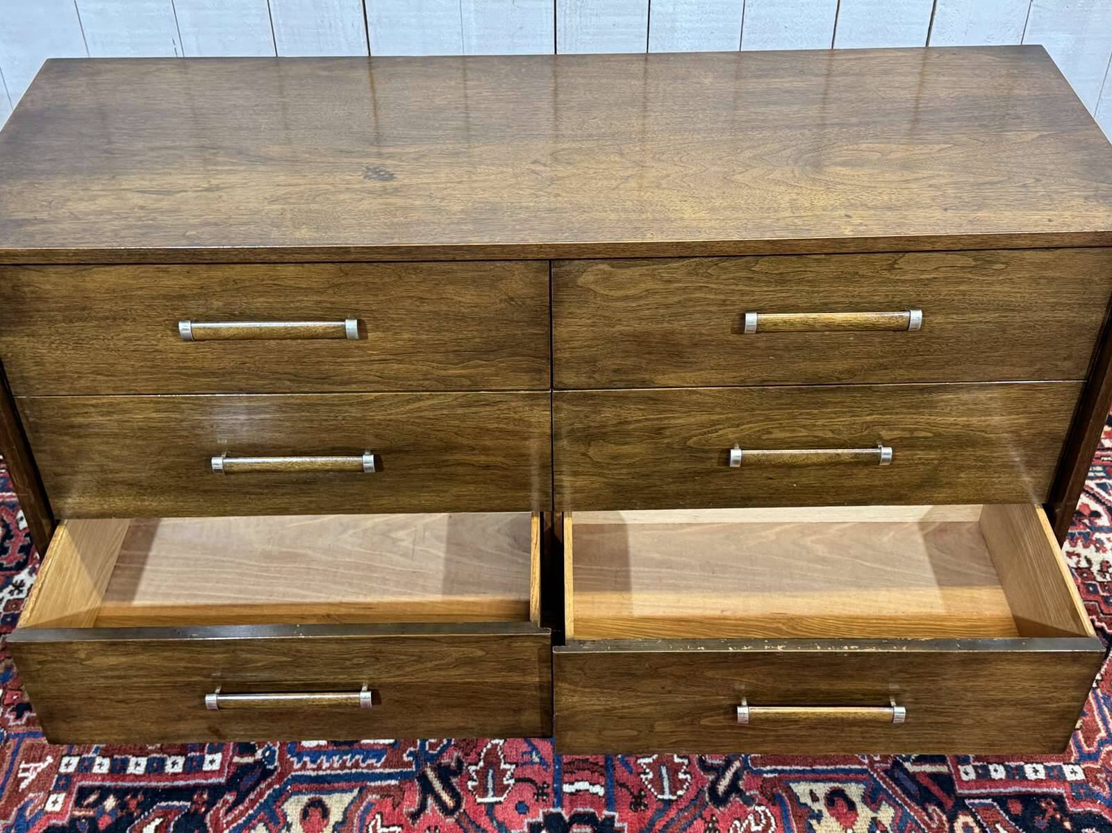 Art Deco style commode from the 1950s in walnut and oak - American manufacturer