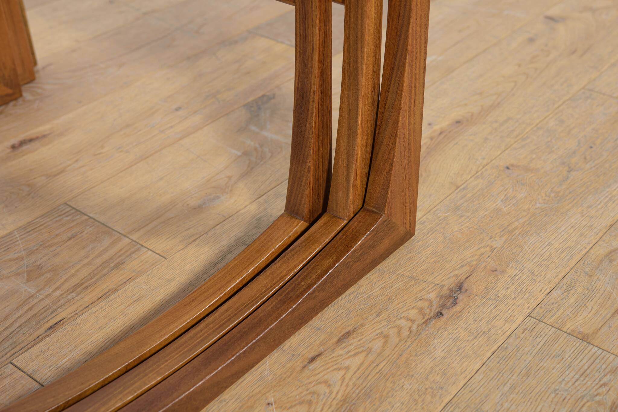 Tables gigognes en teck du milieu du siècle par R. Benett pour G-Plan, Royaume-Uni.
