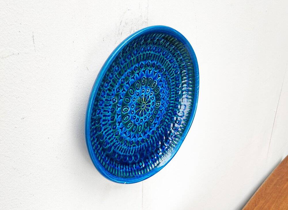 Large wall plate Rimini Blu Italian mid-century by Aldo Londi for Bitossi, 1960s.