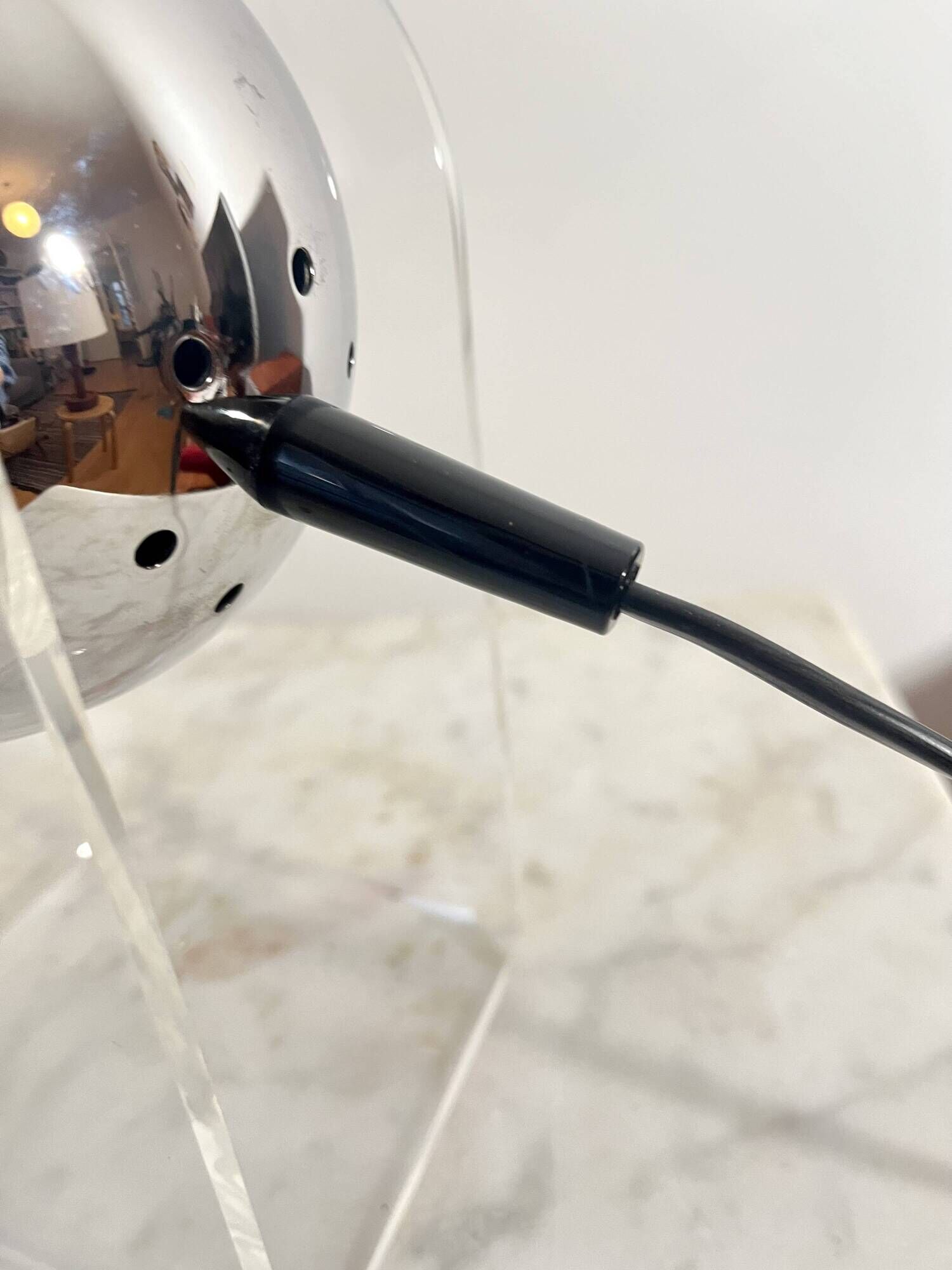 Vintage Space Age Acrylic Table Lamp by Gino Sarfatti for Arteluce, Italy