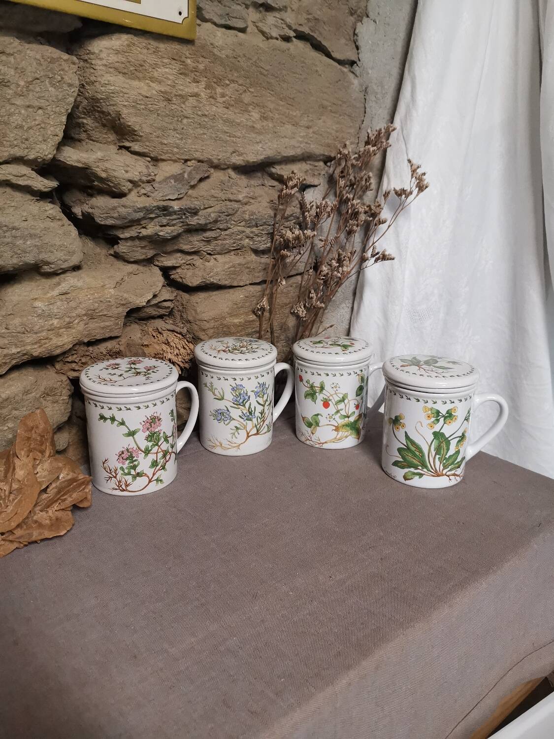 New ceramic “Medicinal Plants” tea pots
