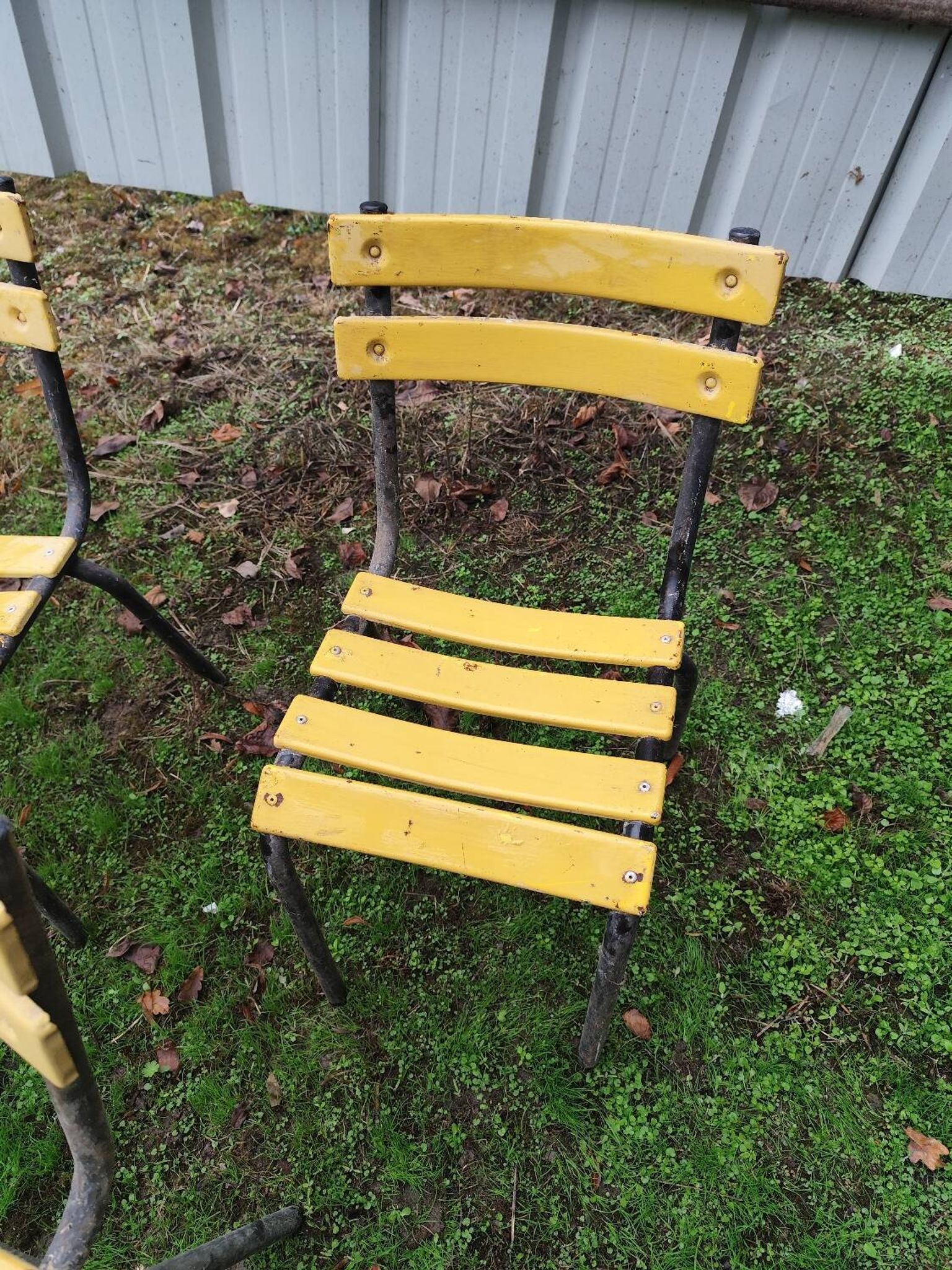Set of 13 garden chairs made of iron slats and tubes