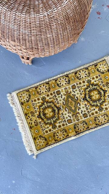 Tapis sarouk vintage moutarde