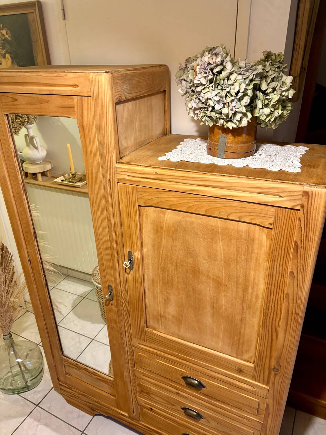 Asymmetrical raw wood wardrobe