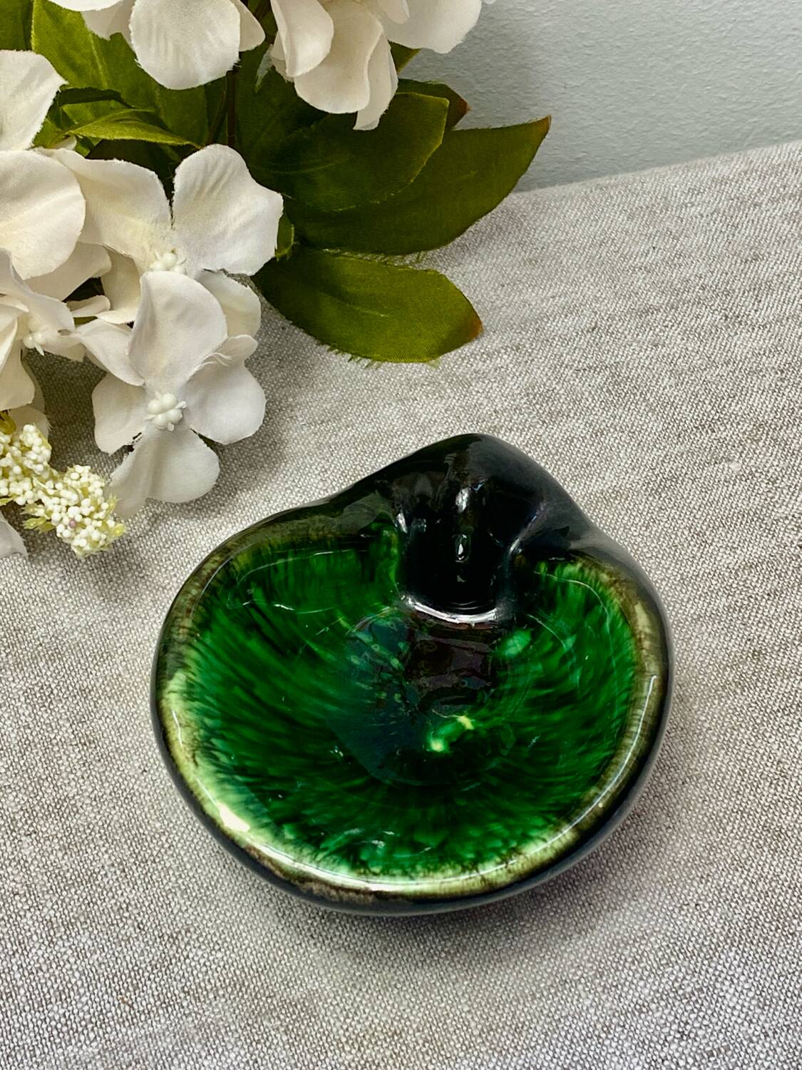 Ceramic ashtray, pocket tray