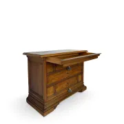 Elegant antique Italian chest of drawers, dating from the 20th century