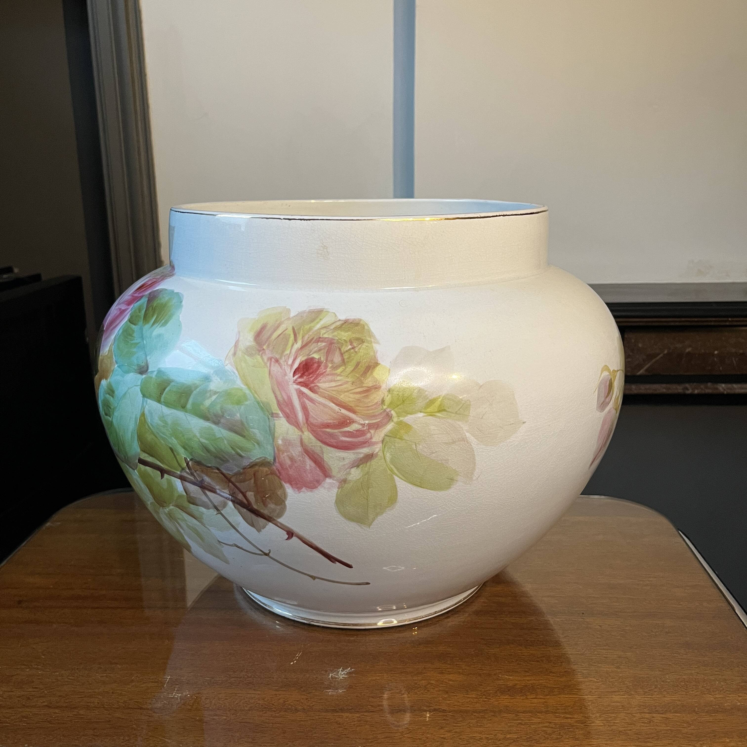 Large Verbanum Stone Laveno cache-pot, floral decoration "Roses" in earthenware ceramic, ca 1900