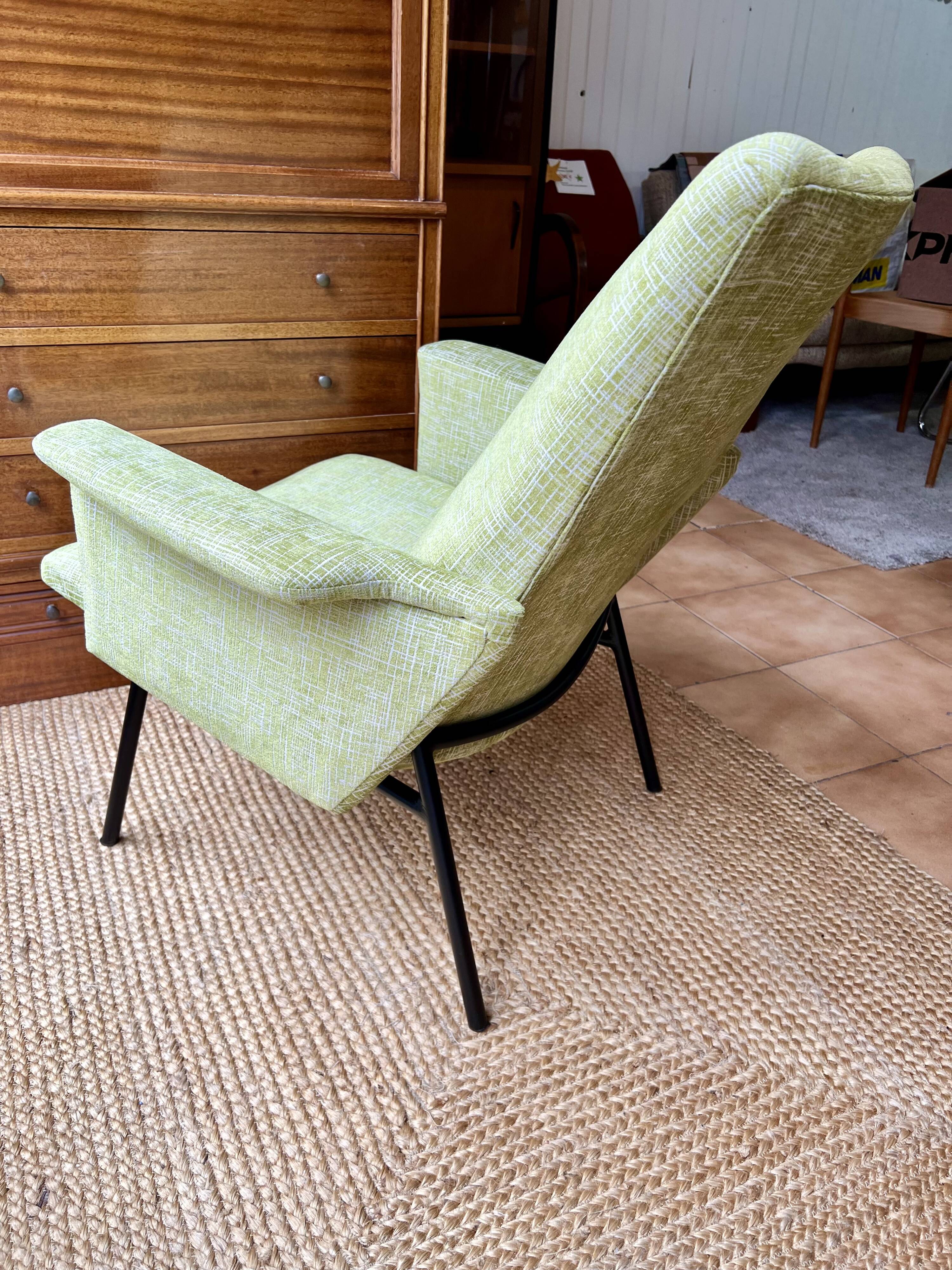 Renovated SK660 Pierre Guariche armchair
