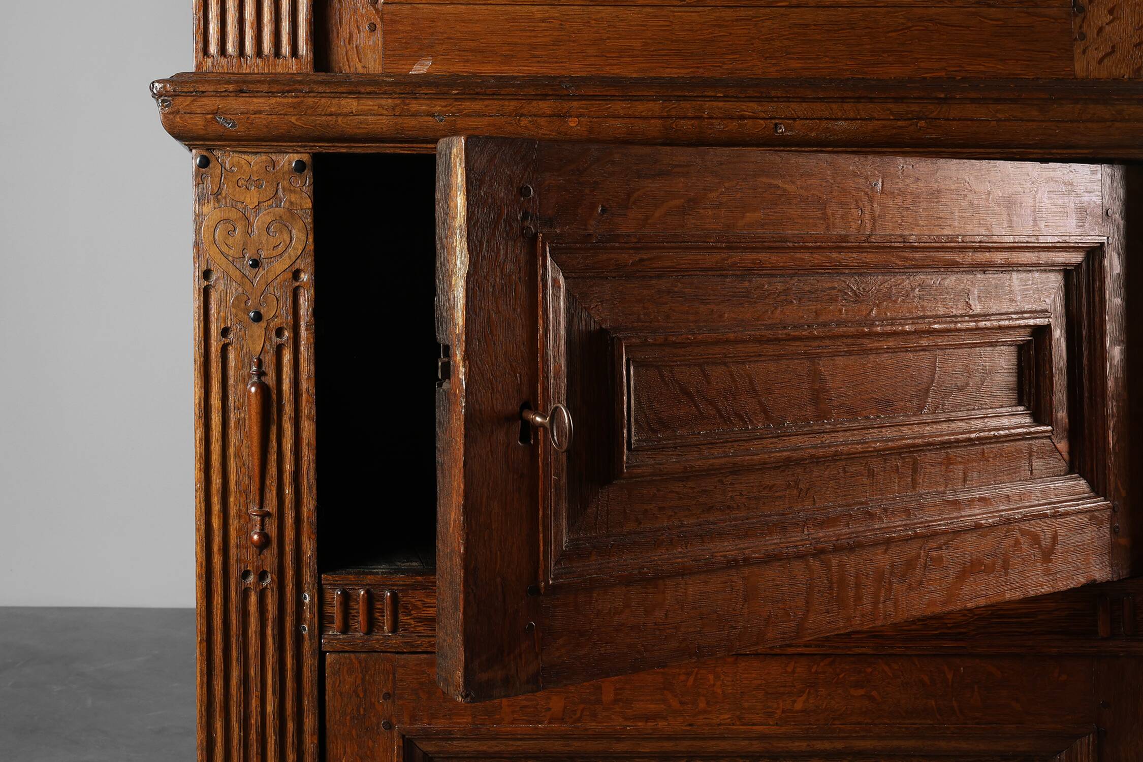 17th Century Belgian Renaissance Oak Cabinet with Concealed Lock