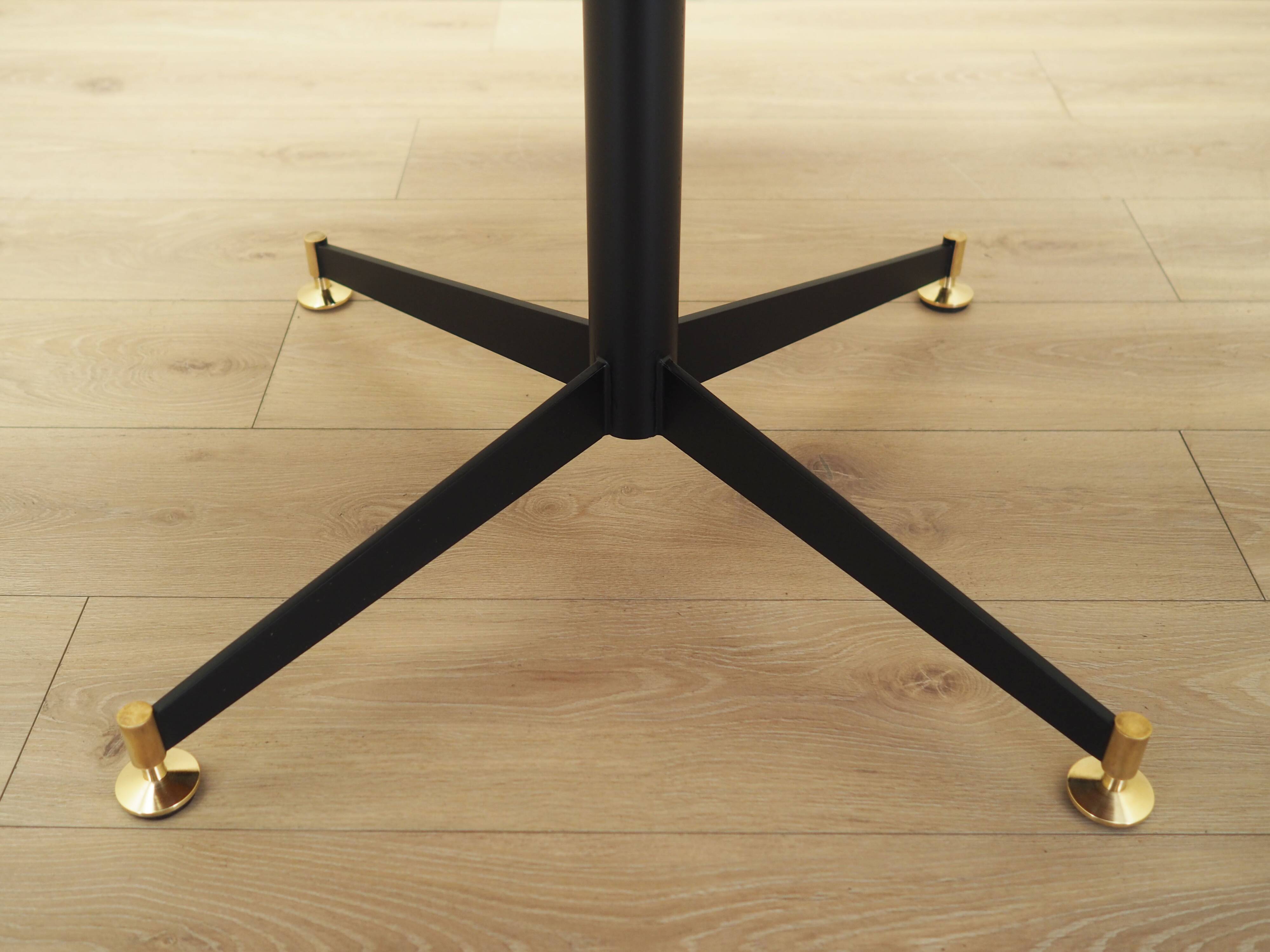 Teak round table, Italian design, 1970s, production: Italy