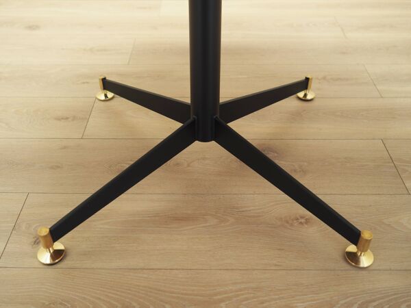 Table ronde en teck, design italien, années 70, production : Italie