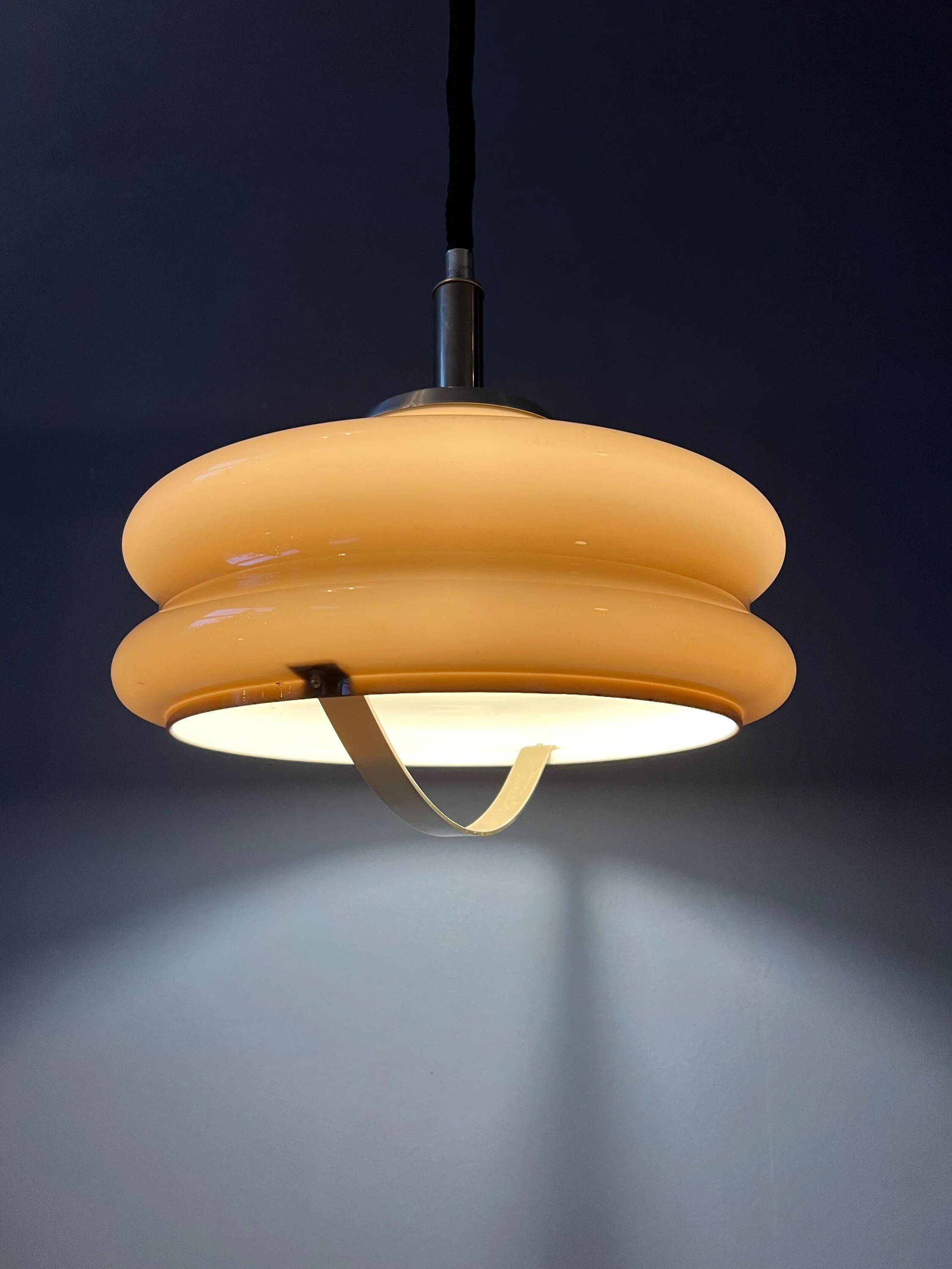 Suspension vintage Space Age en acrylique Herda