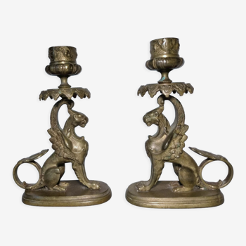 Paire de bougeoirs à main en bronze à décor de chimères 19 ème siècle