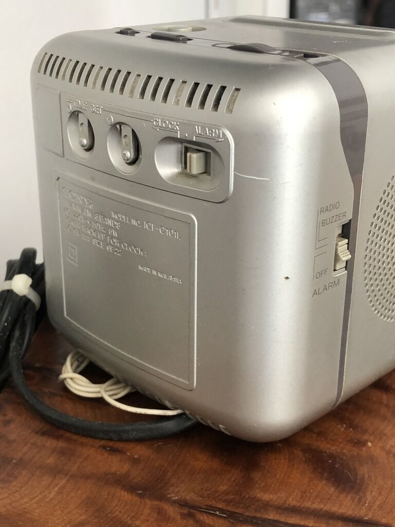 Sony cube vintage wake radio