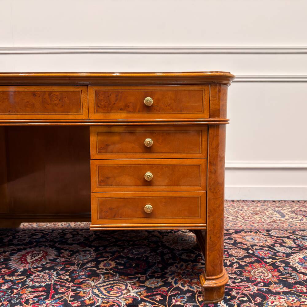 Bureau antique classique italien avec panneau arrière