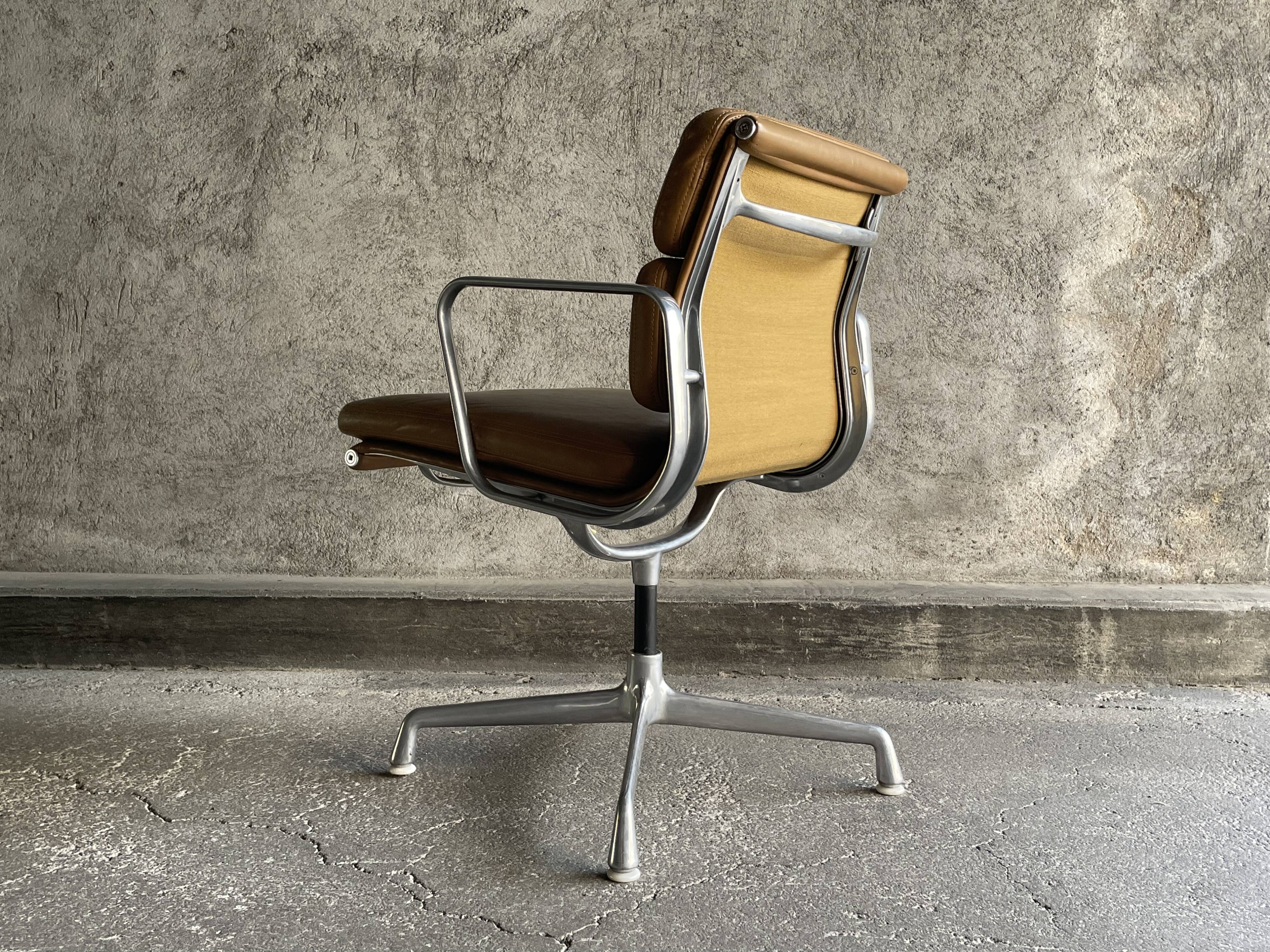 EA 208 camel leather armchair by Charles Eames for Herman miller