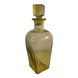 Carafe en verre jaune