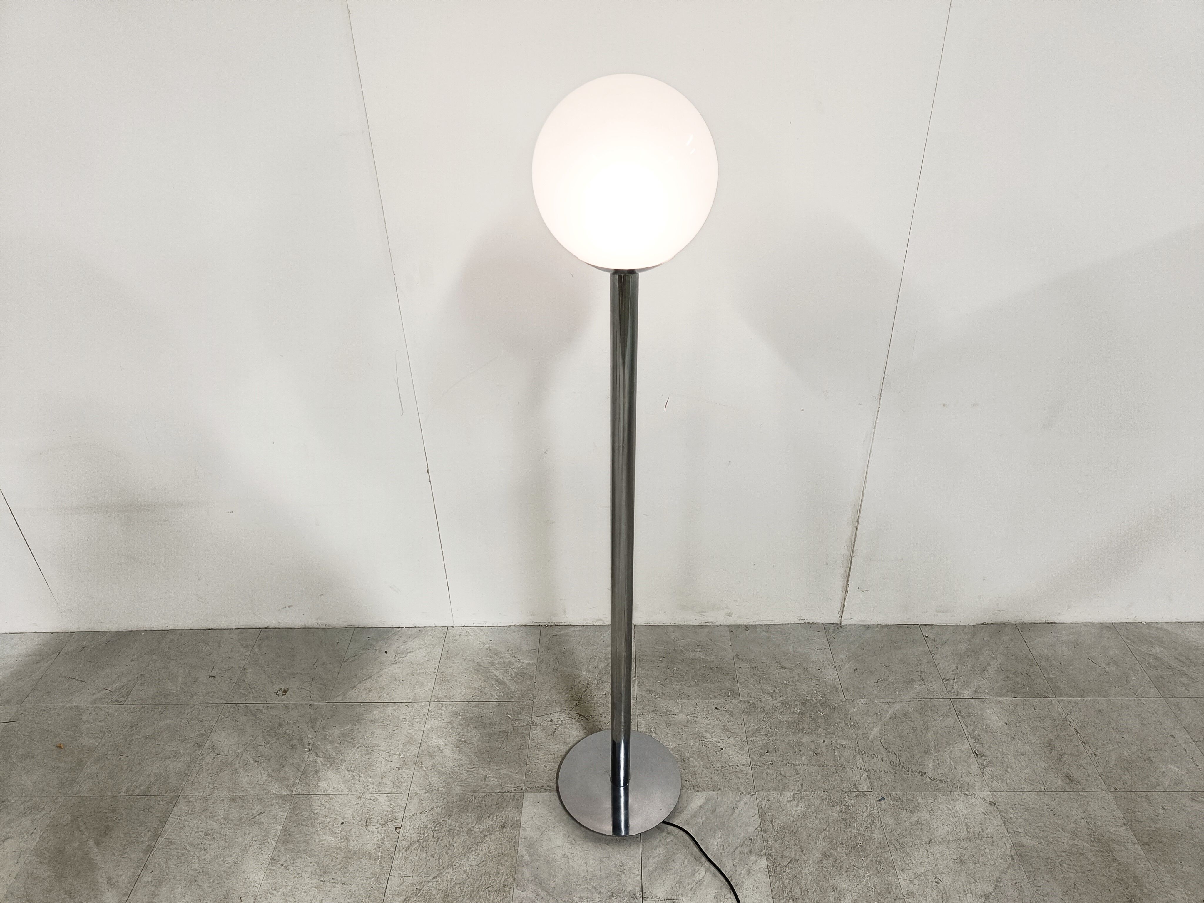 Lampadaire vintage chromé et verre, années 1970