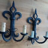 Paire d’appliques en fer forgé Lys de château Français