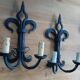 Paire d’appliques en fer forgé Lys de château Français