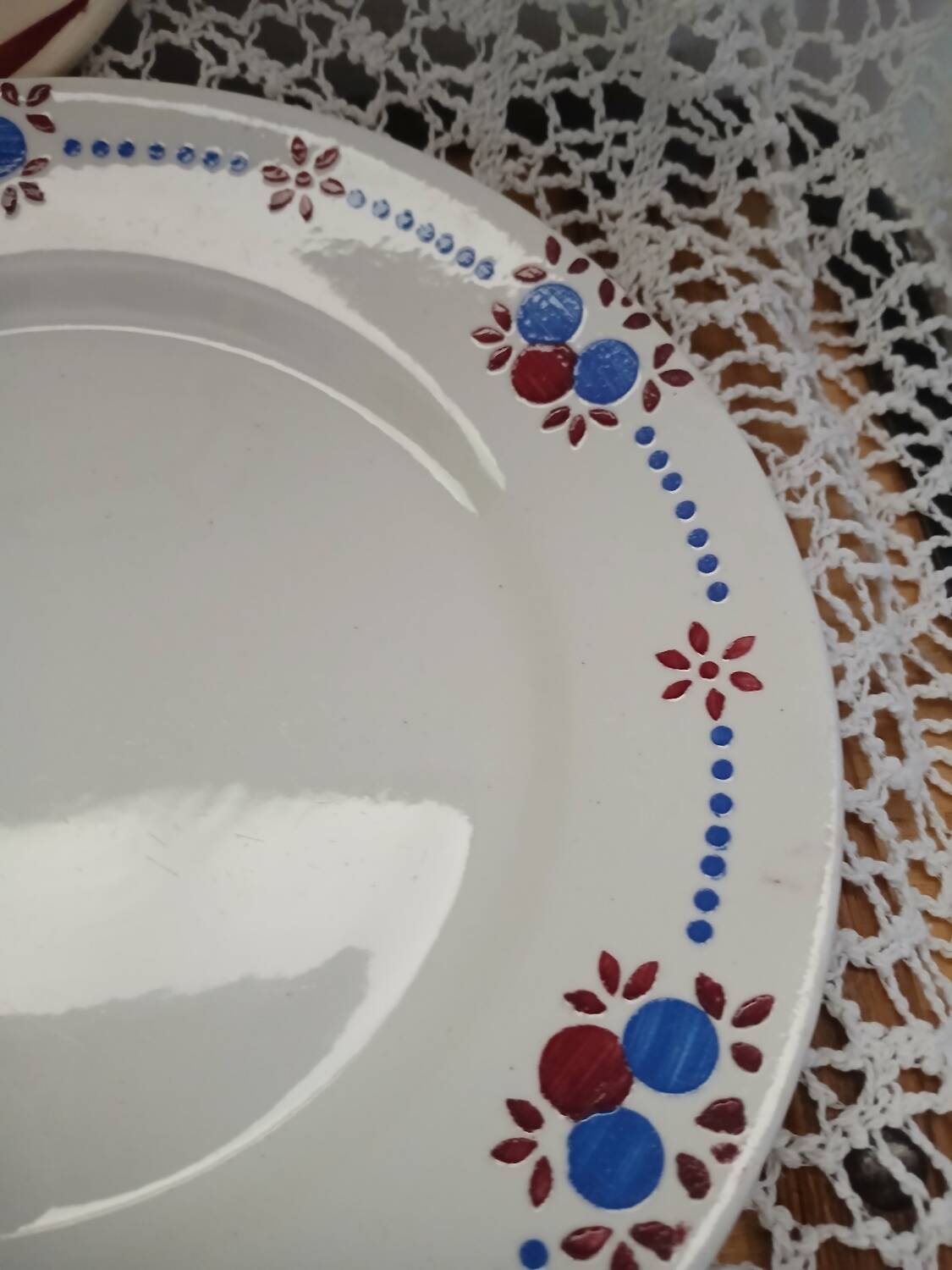 14 mismatched antique dinner plates